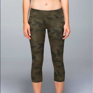 SOLD RARE Lululemon Wunder Unders Savasana Crop